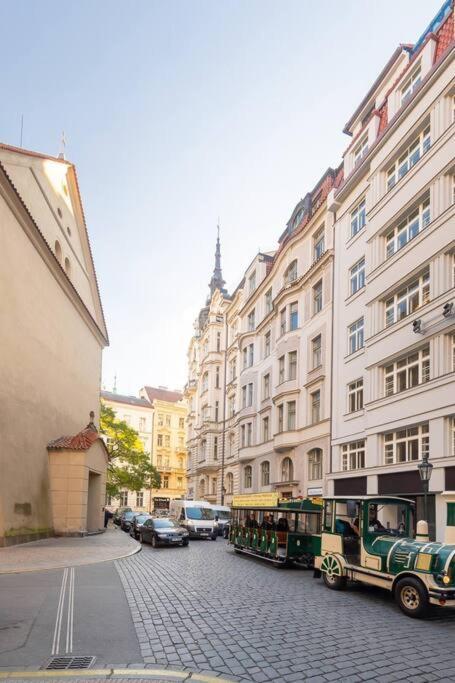 Luxury Apartment On Old Town Square Prag Dış mekan fotoğraf